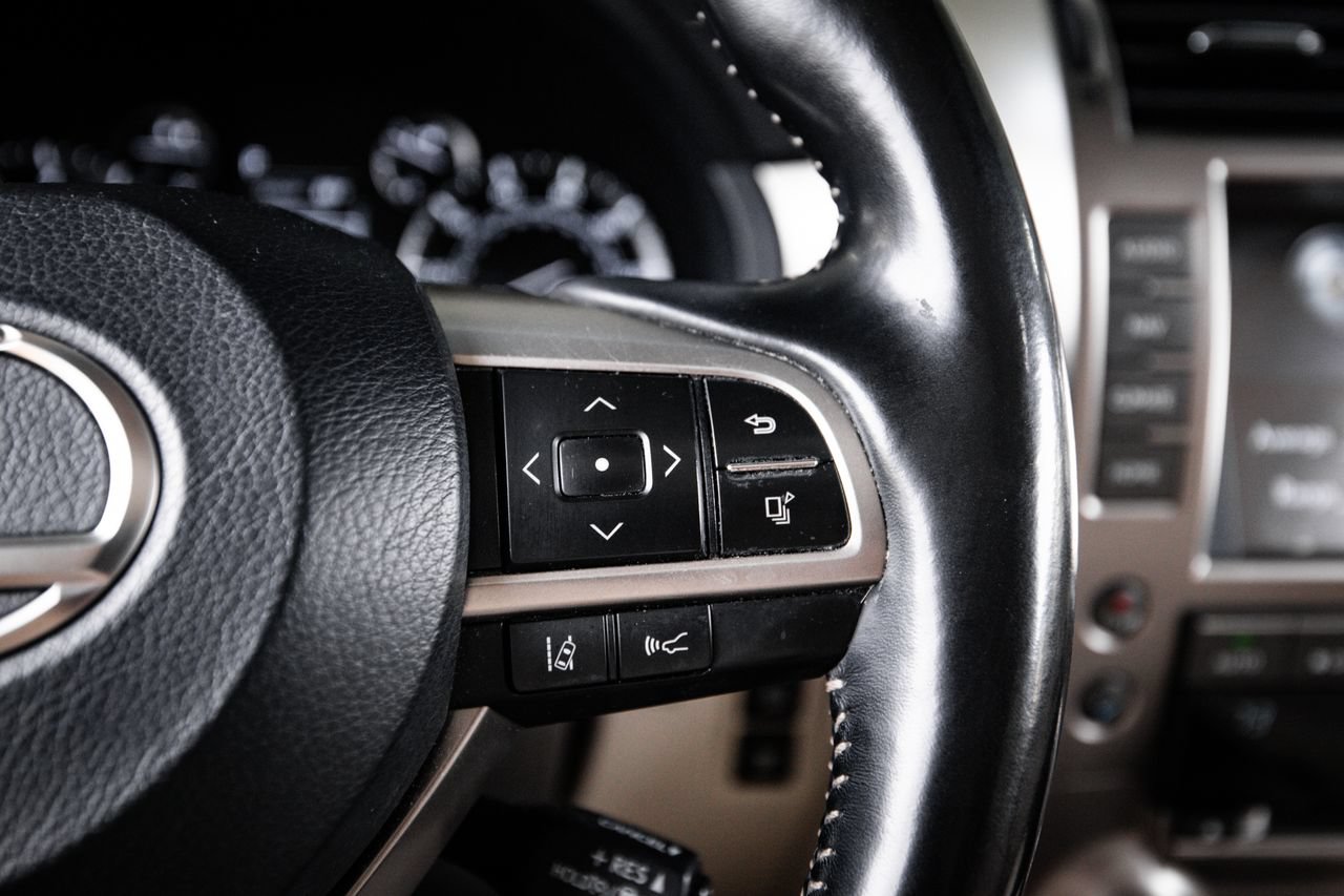 Used 2021 Lexus GX 460 Premium w/ Premium Package AWD/4WD image 16