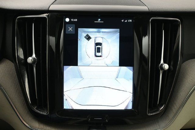 Used 2024 Volvo XC60 B5 Plus w/ Protection Package Premier AWD/4WD image 21