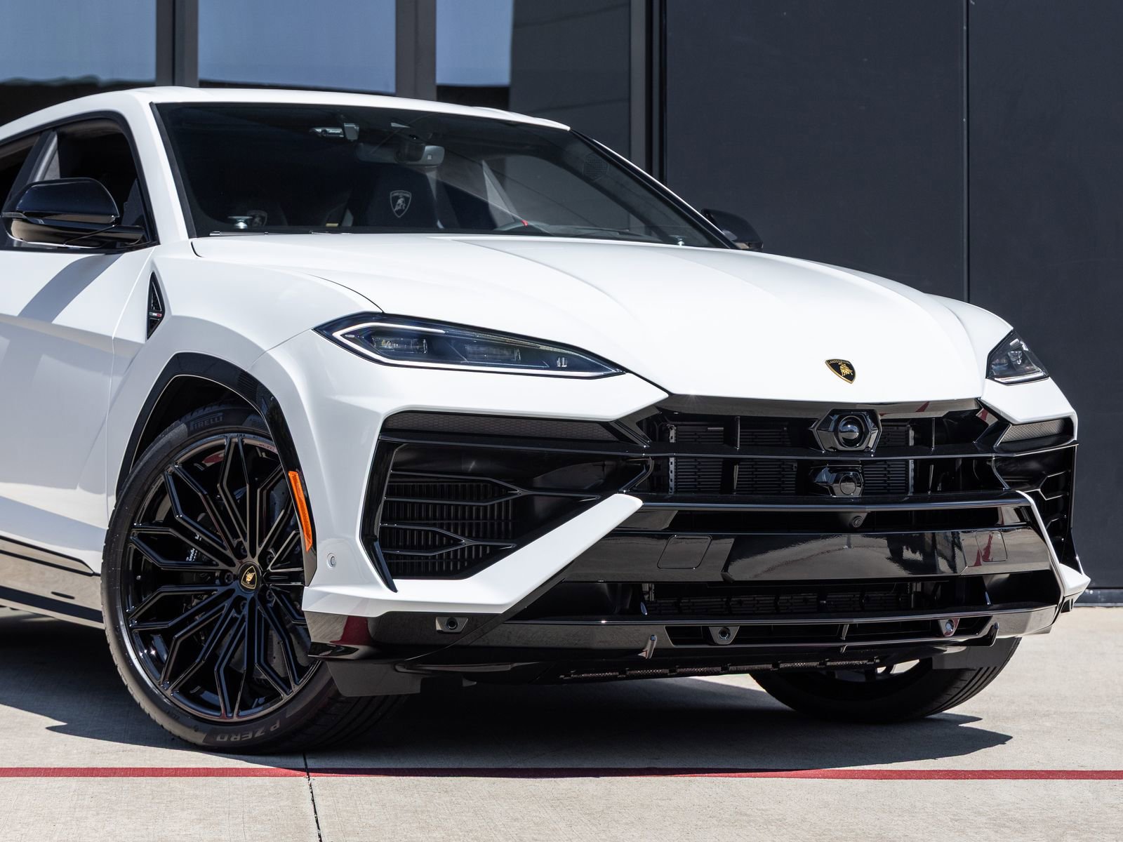 Used 2025 Lamborghini Urus SE AWD/4WD image 5