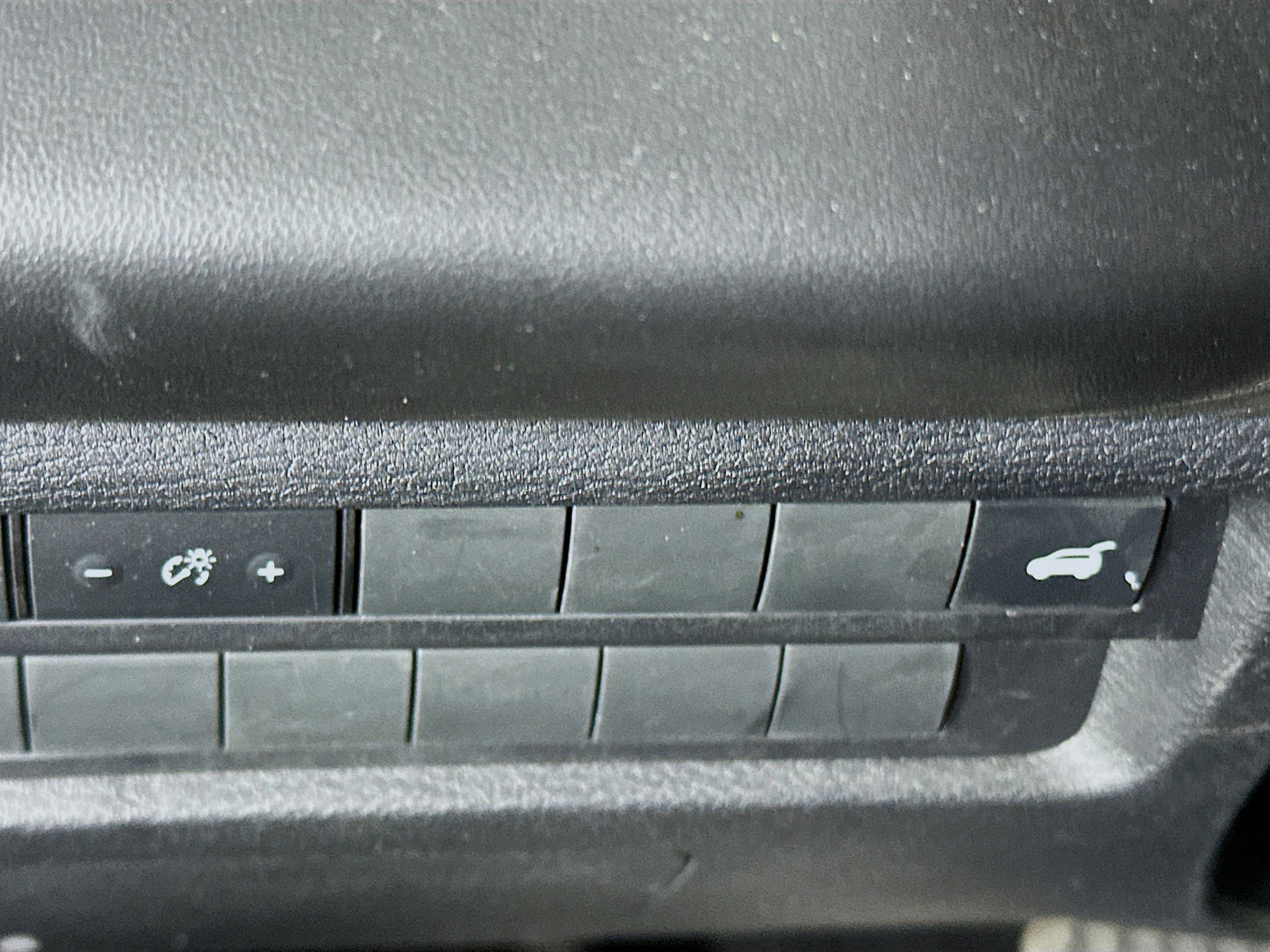 Used 2025 Mitsubishi Outlander SE image 17