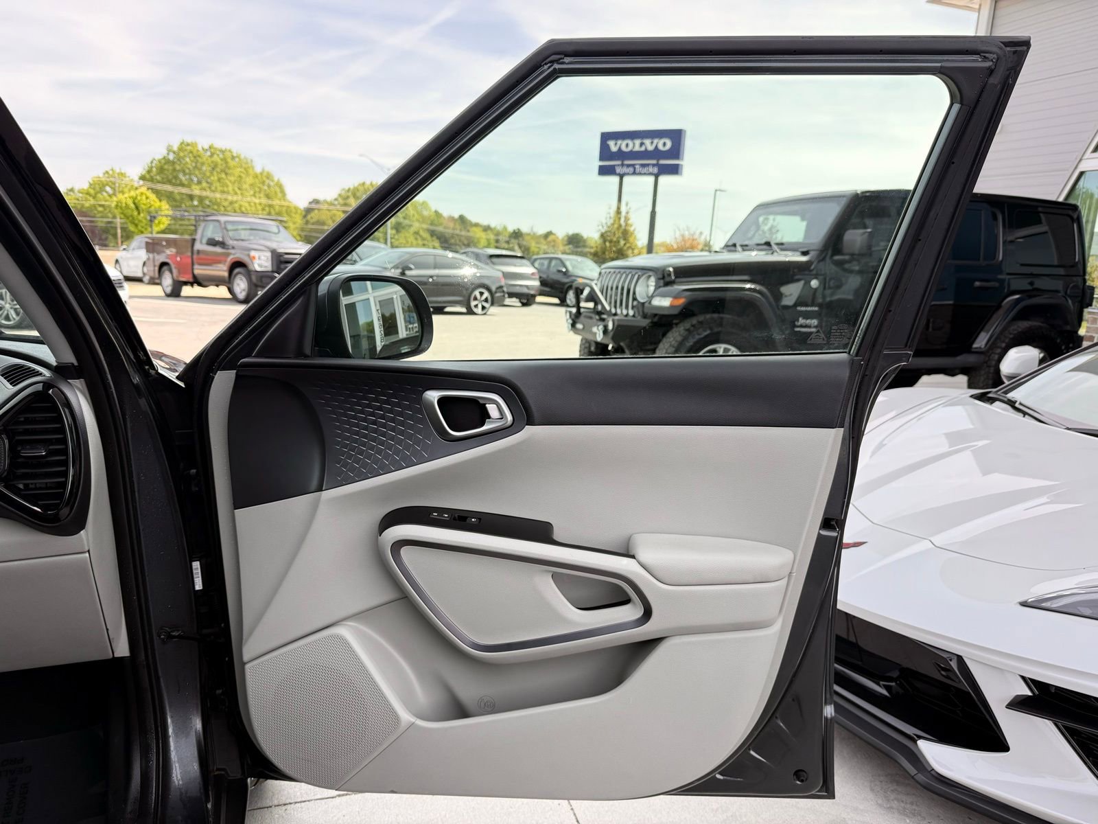Used 2020 Kia Soul EX image 22