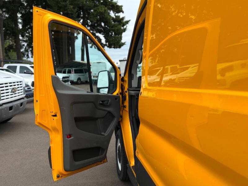 Used 2023 Ford Transit 250 148 High Roof w/ Load Area Protection Package RWD image 17