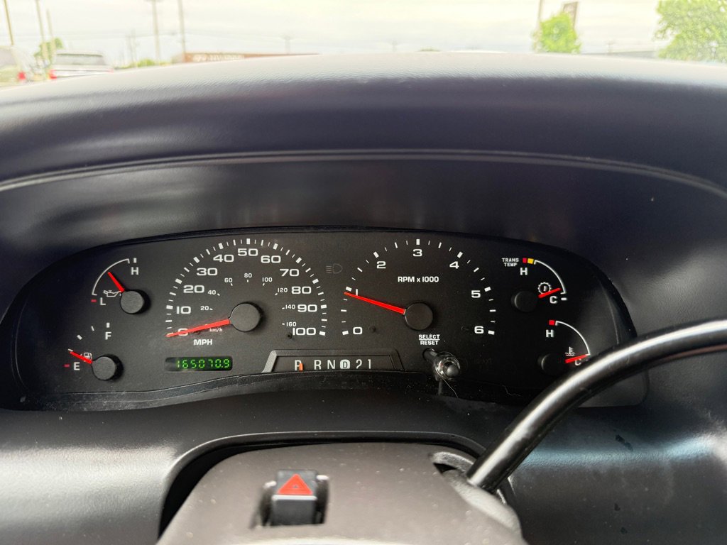 Used 2005 Ford Excursion XLT AWD/4WD image 27