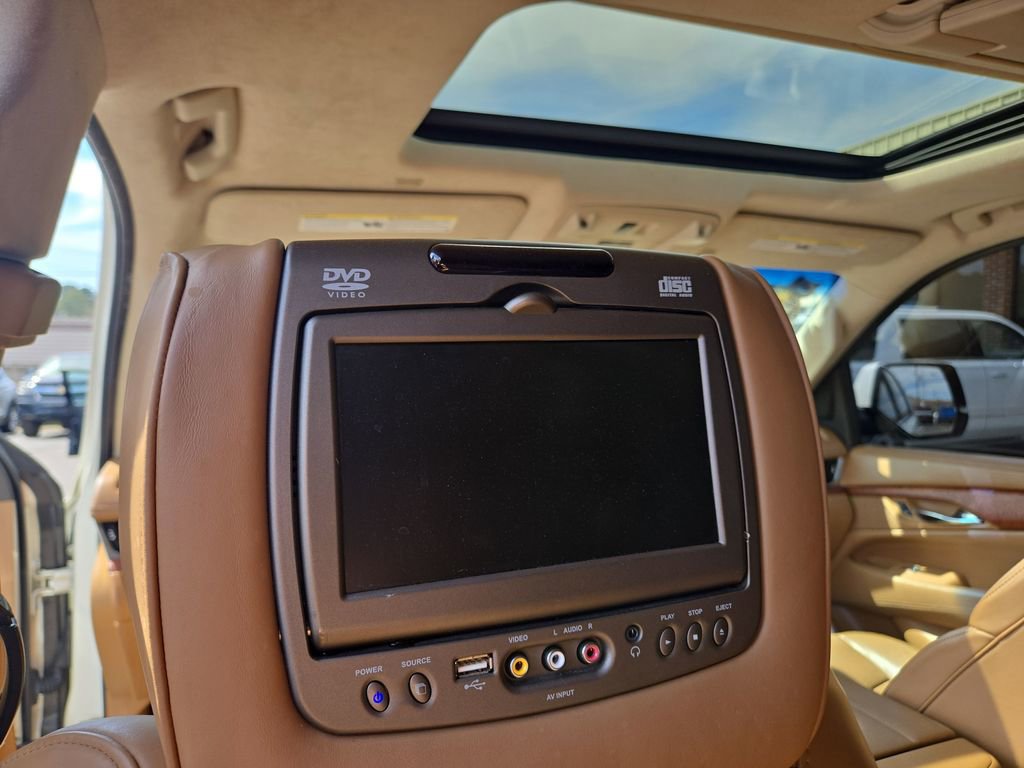 Used 2015 Cadillac Escalade Platinum AWD/4WD image 46