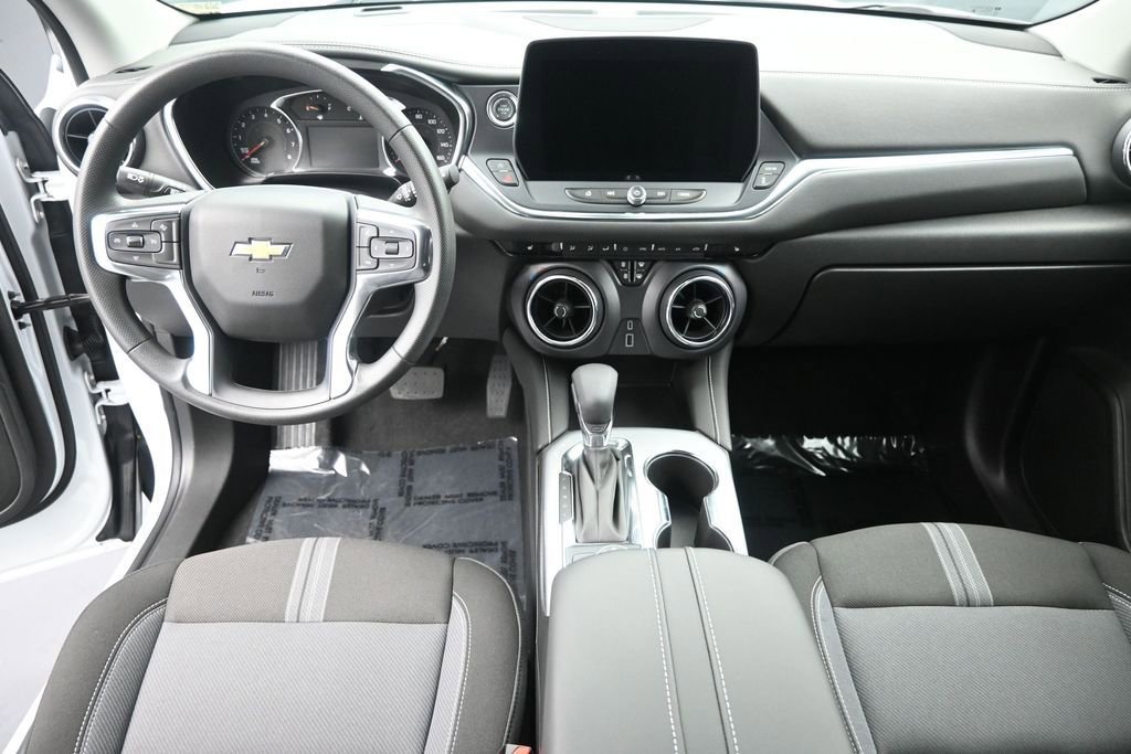 Used 2025 Chevrolet Blazer LT image 15