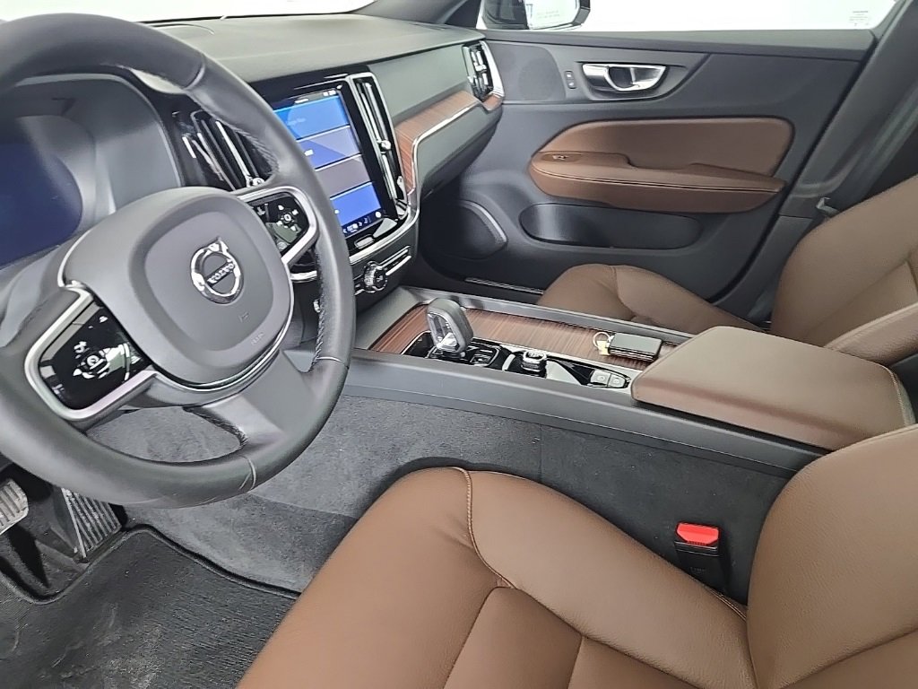 Certified 2025 Volvo V60 B5 Cross Country Plus image 16