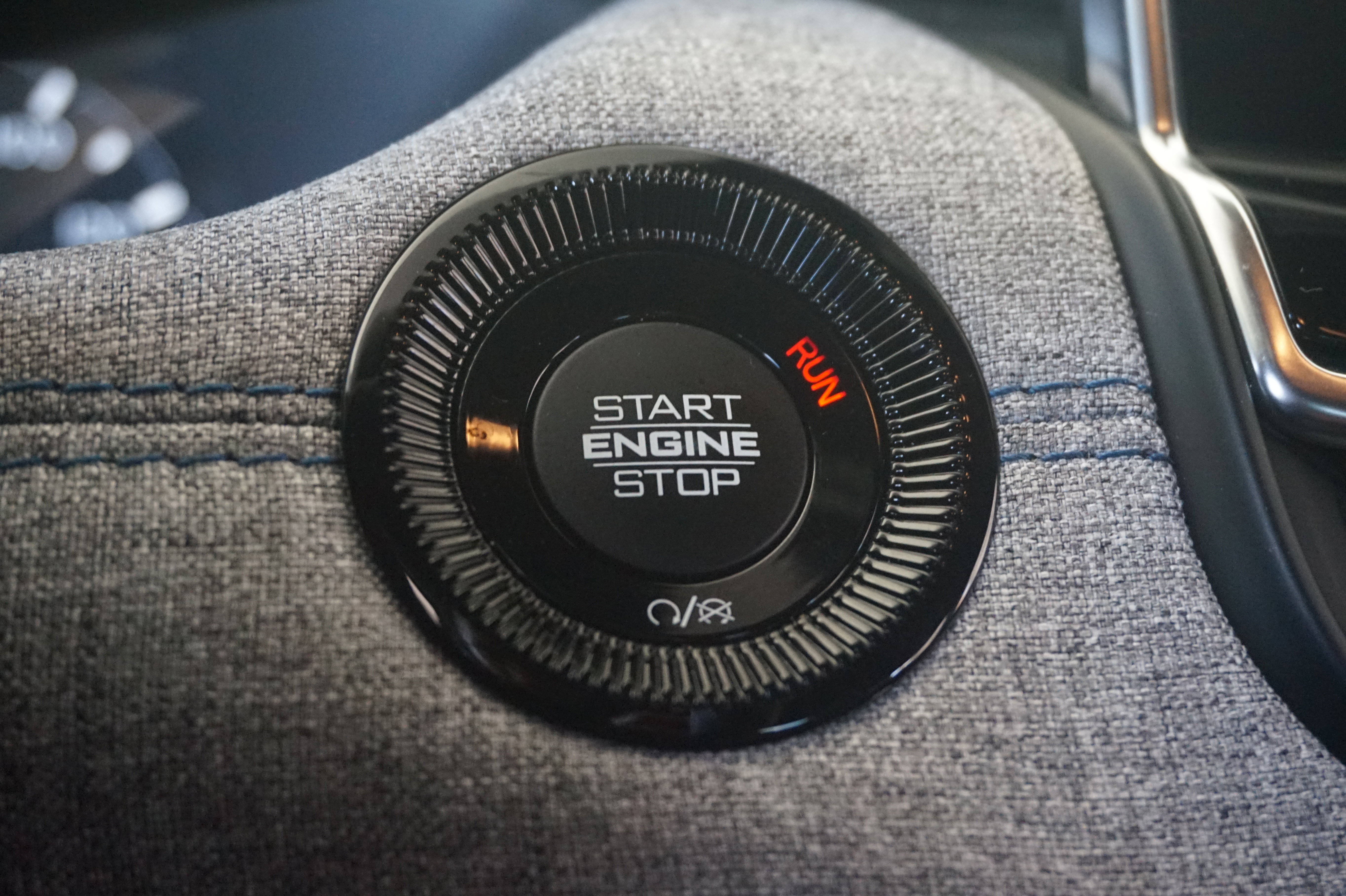 Used 2023 Jeep Compass Sport image 32