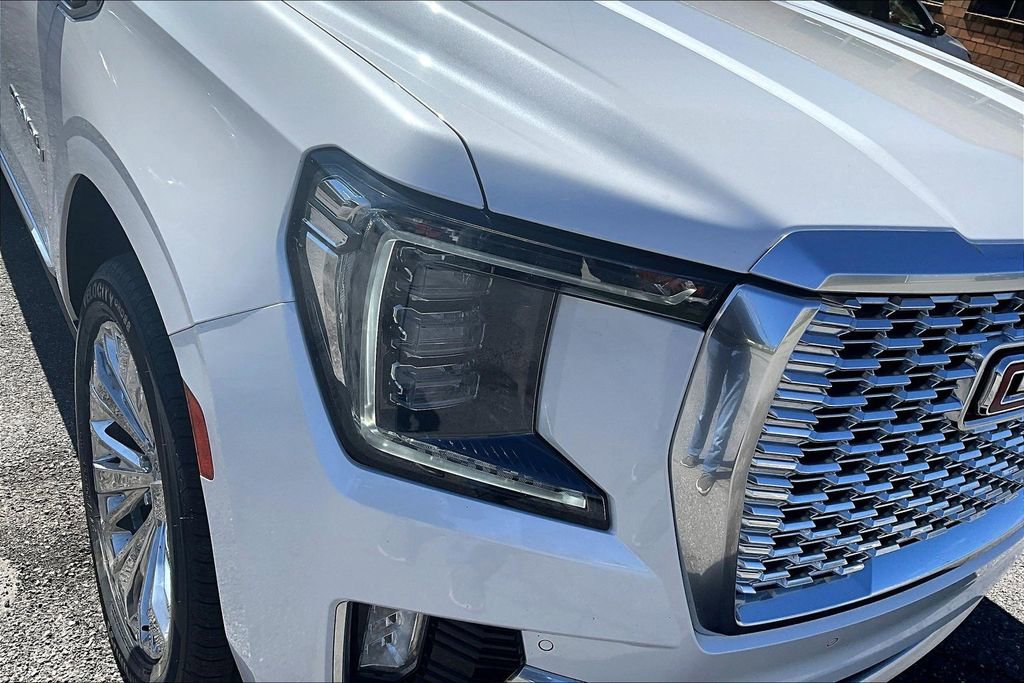 Used 2021 GMC Yukon Denali w/ Denali Premium Package image 27