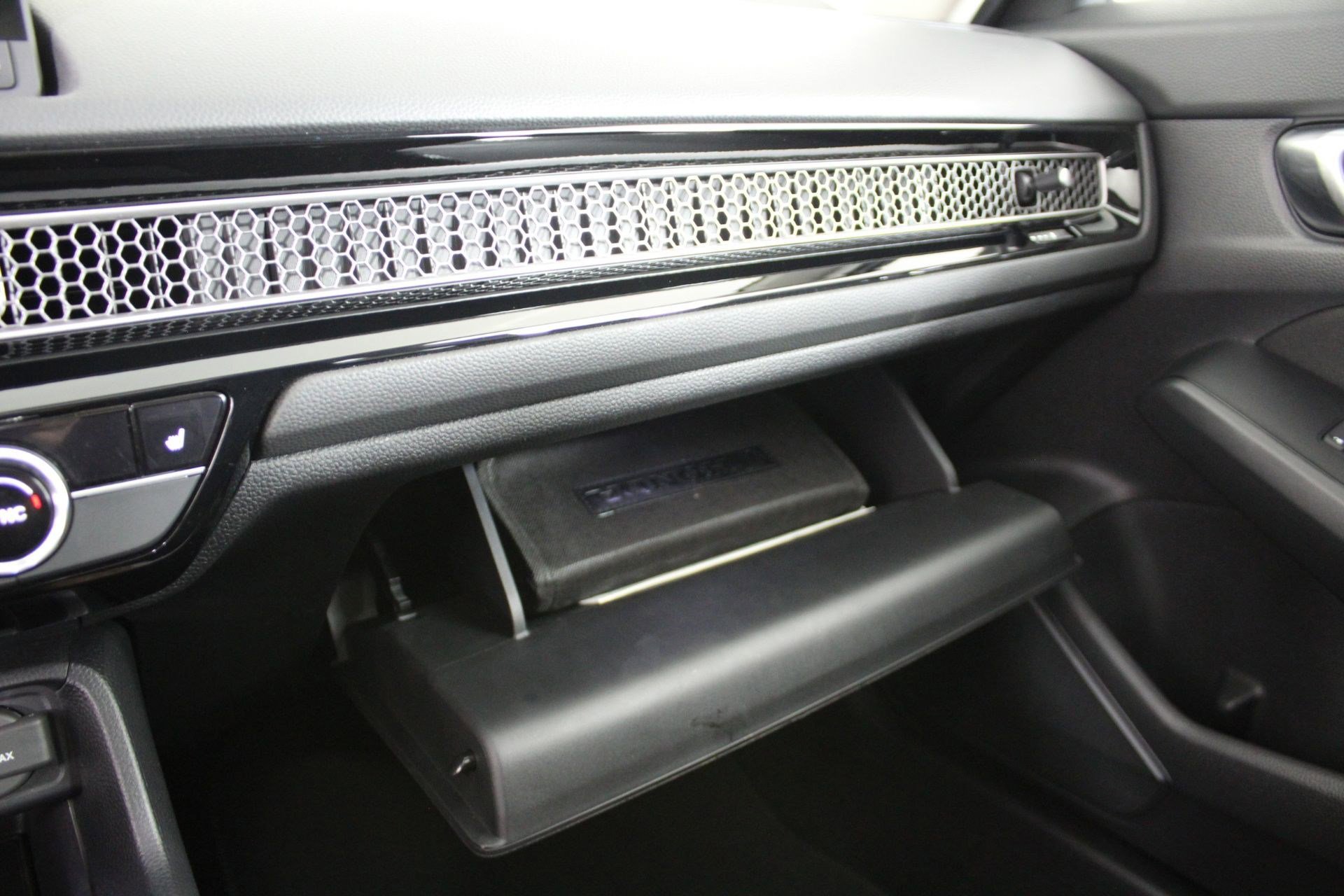 Used 2023 Honda Civic EX image 27