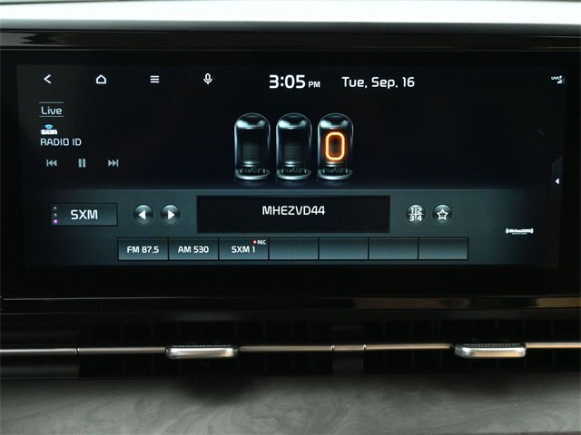 Used 2022 Kia Carnival EX image 28