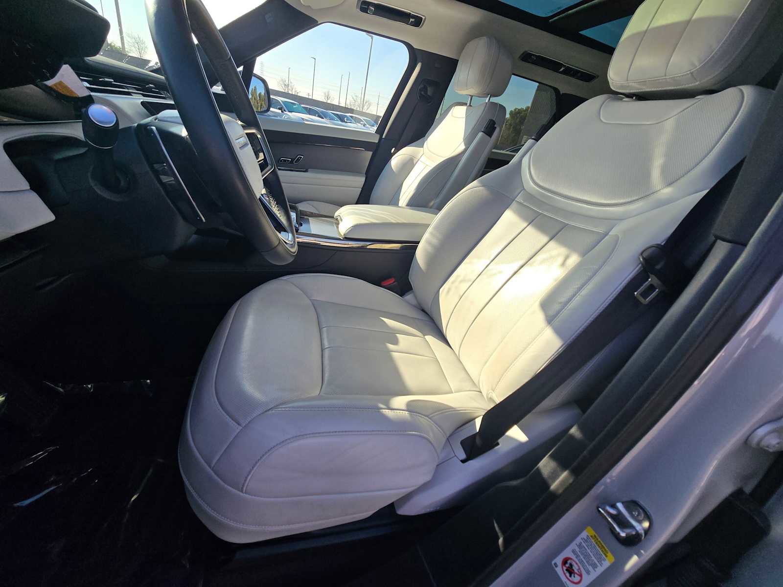 Used 2024 Land Rover Range Rover Sport SE image 24