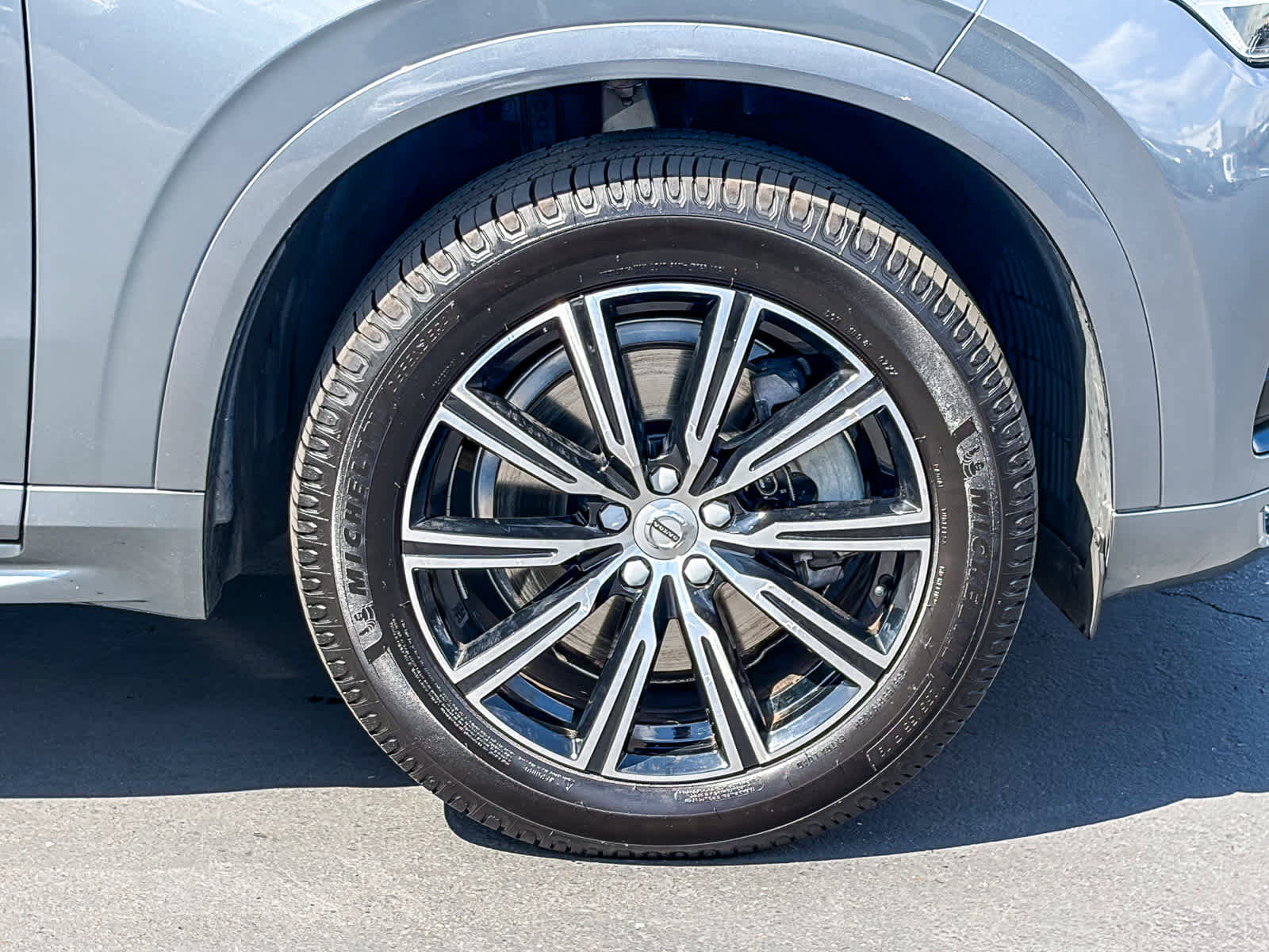 Used 2020 Volvo XC90 T6 Momentum AWD/4WD image 9