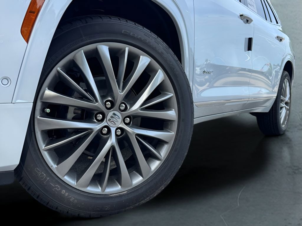 New 2026 Buick Enclave Avenir w/ Super Cruise Package FWD image 2