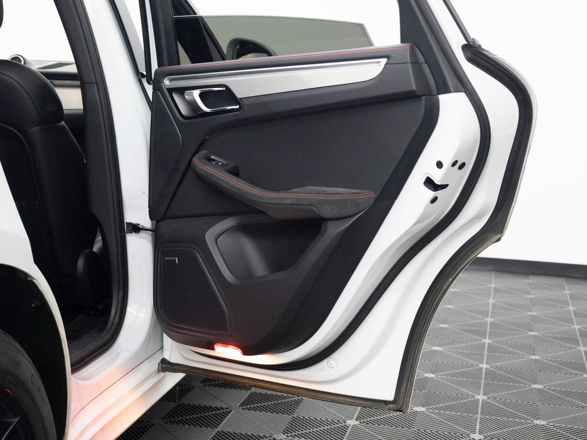 Certified 2017 Porsche Macan GTS image 27