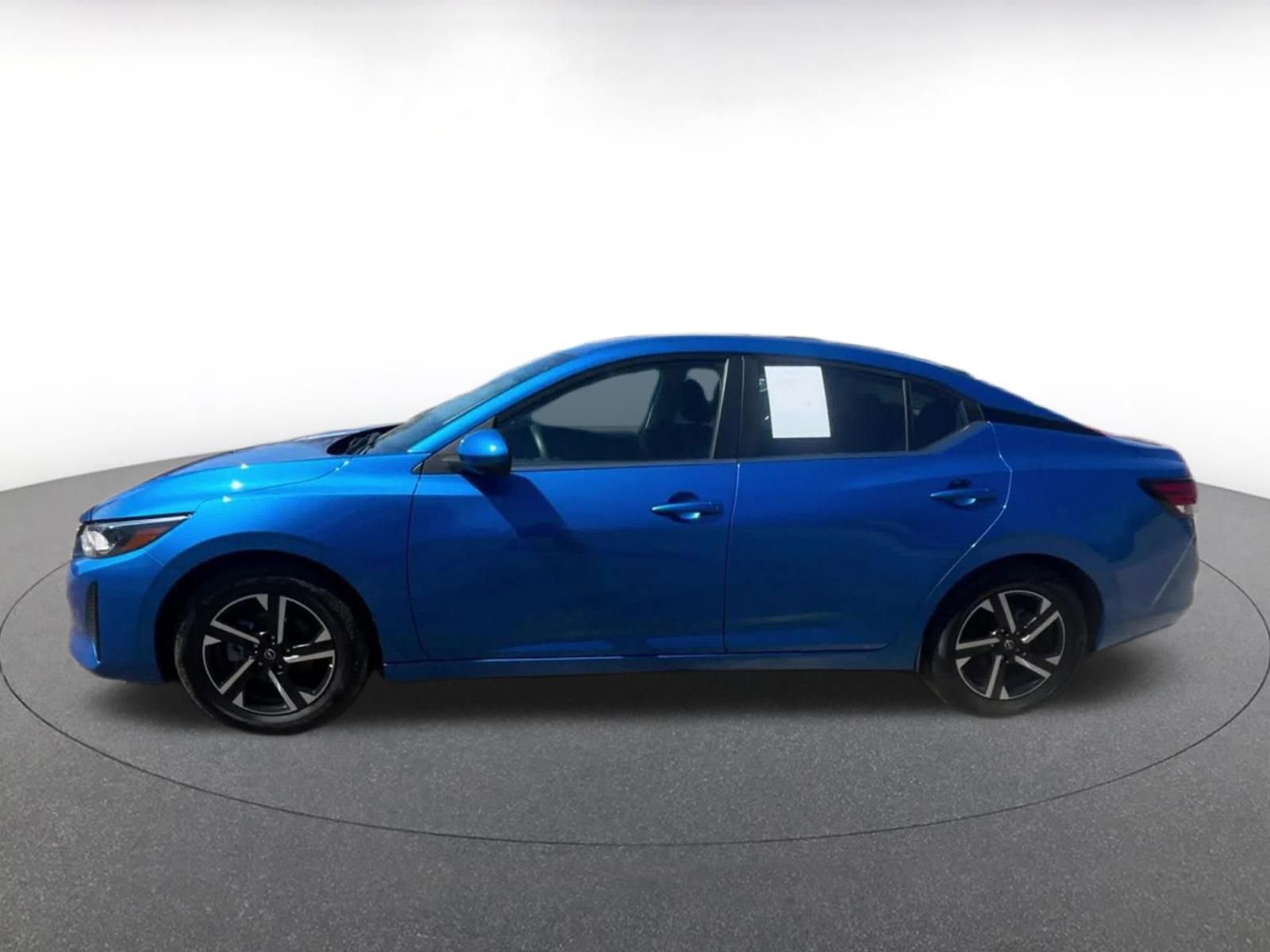 Used 2025 Nissan Sentra SV FWD image 9