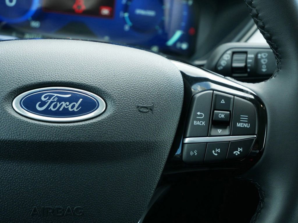 Used 2022 Ford Escape SEL w/ Technology Package image 17
