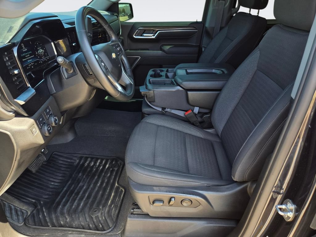 Used 2023 Chevrolet Silverado 1500 LT AWD/4WD image 27