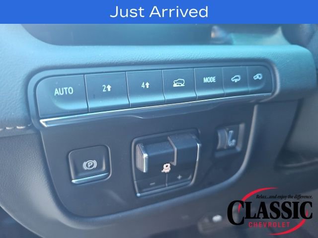 Used 2024 Cadillac Escalade Sport w/ LPO, ONYX Package image 23