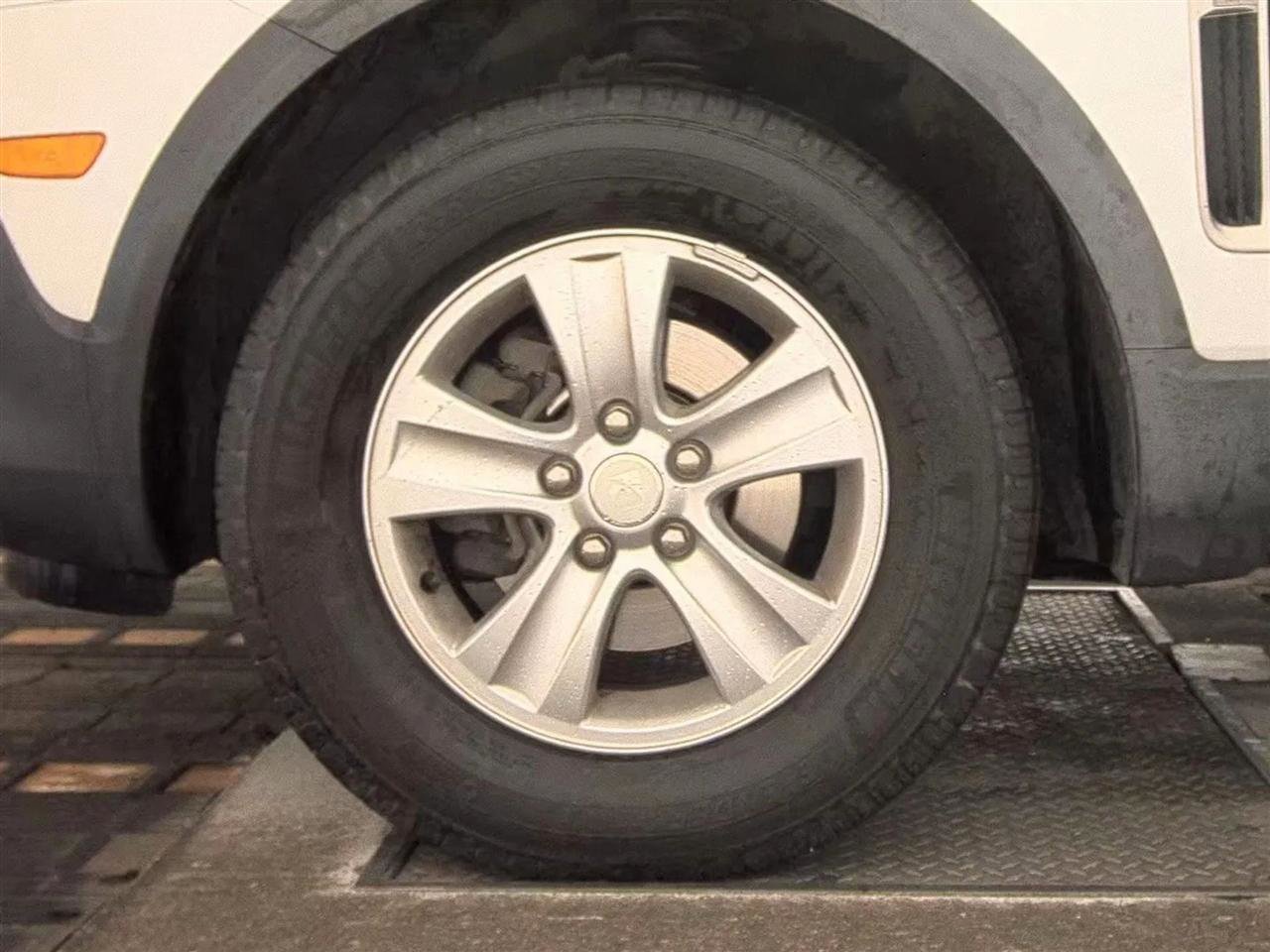 Used 2008 Saturn Vue XE FWD image 9
