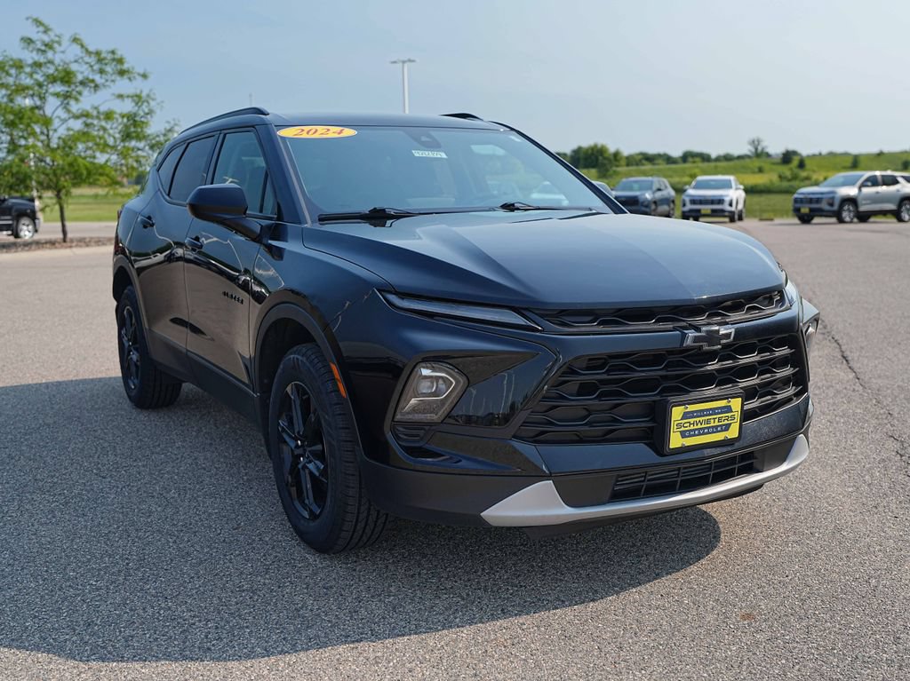 Used 2024 Chevrolet Blazer LT w/ Convenience Package AWD/4WD image 4