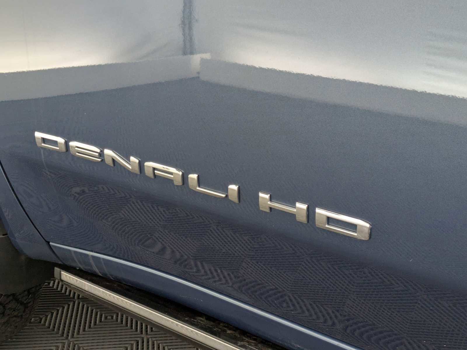 Used 2025 GMC Sierra 2500 Denali w/ Denali Reserve Package image 11