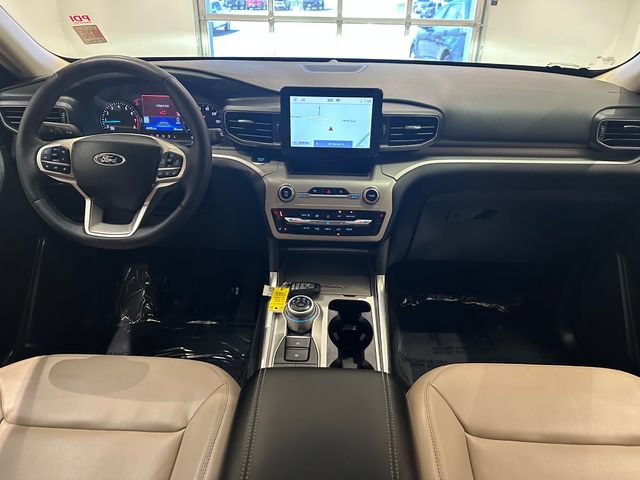 Used 2023 Ford Explorer XLT w/ Equipment Group 202A AWD/4WD image 8