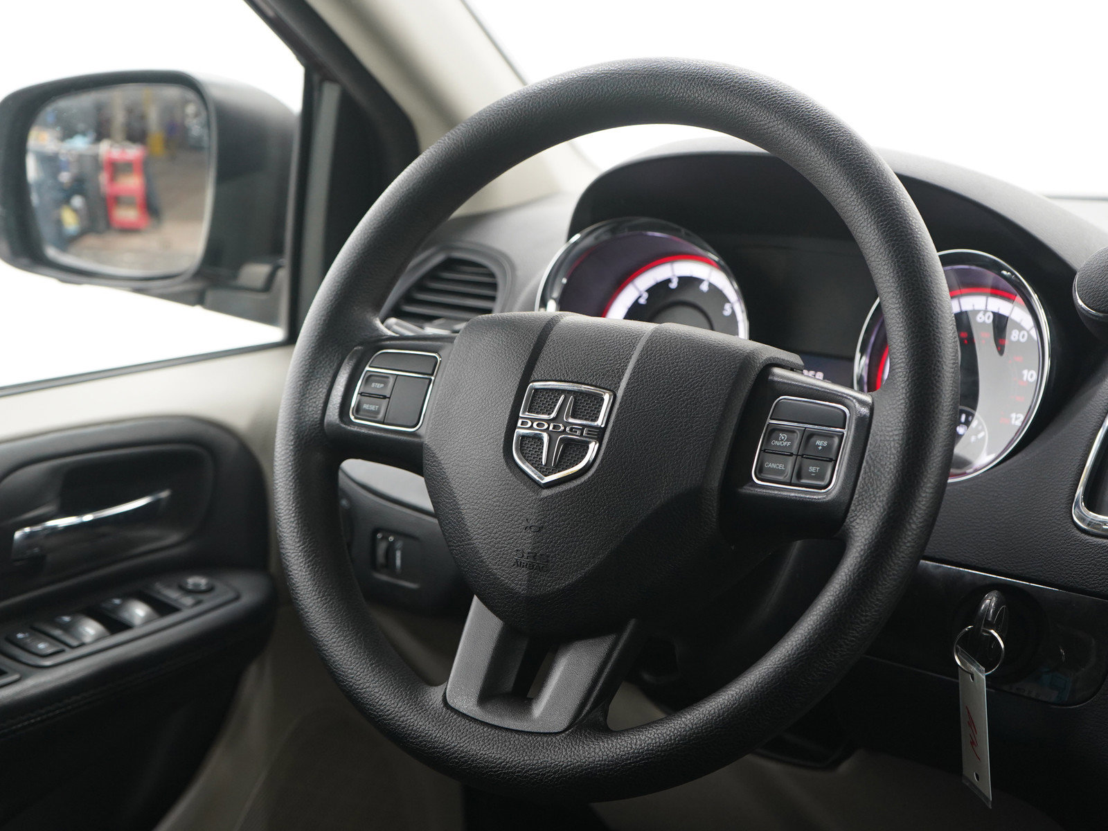 Used 2018 Dodge Grand Caravan SE image 14