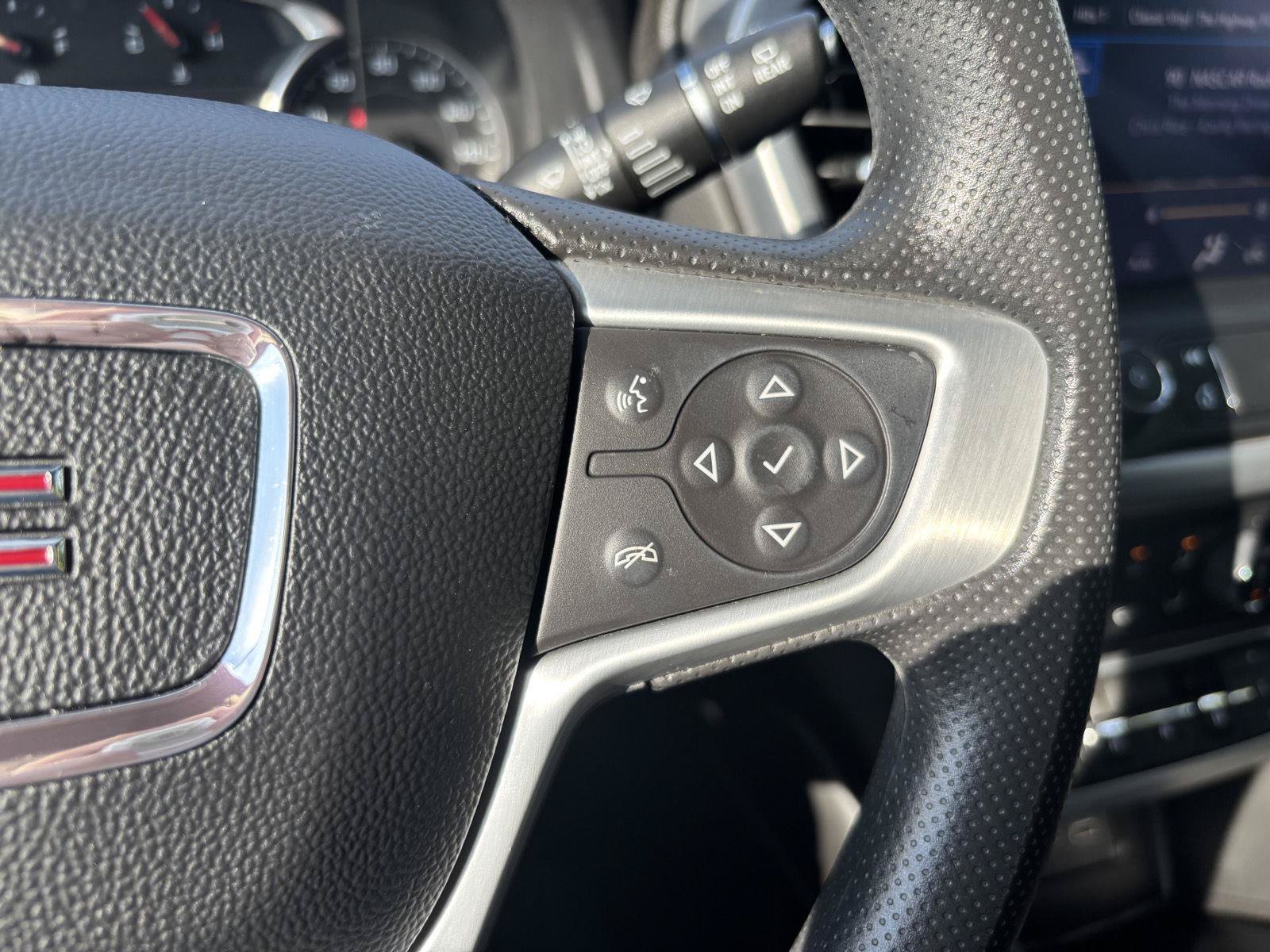 Used 2023 GMC Acadia SLE w/ Driver Convenience Package AWD/4WD image 25