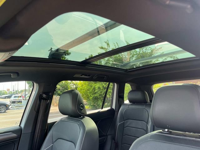 Used 2022 Volkswagen Tiguan SEL R-Line image 28
