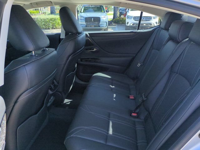 Certified 2022 Lexus ES 300h w/ Luxury Package FWD image 13