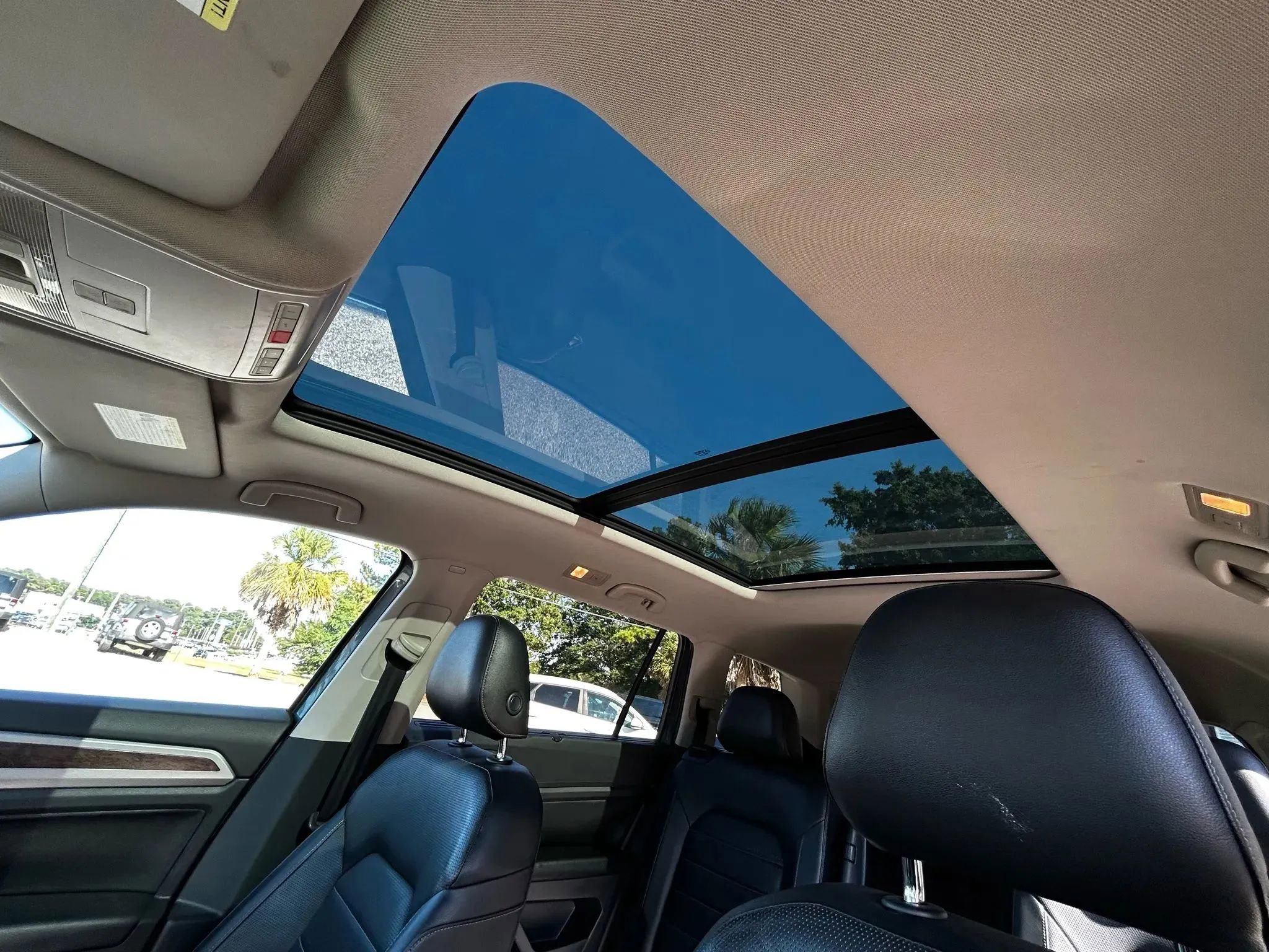 Used 2018 Volkswagen Atlas SEL Premium image 36