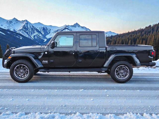 Used 2023 Jeep Gladiator Overland w/ Popular Equipment Package image 3
