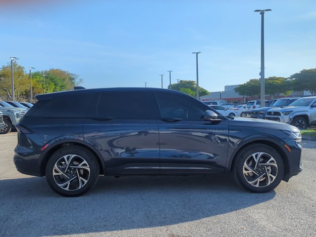 Used 2024 Lincoln Nautilus Premier w/ Jet Appearance Package image 4