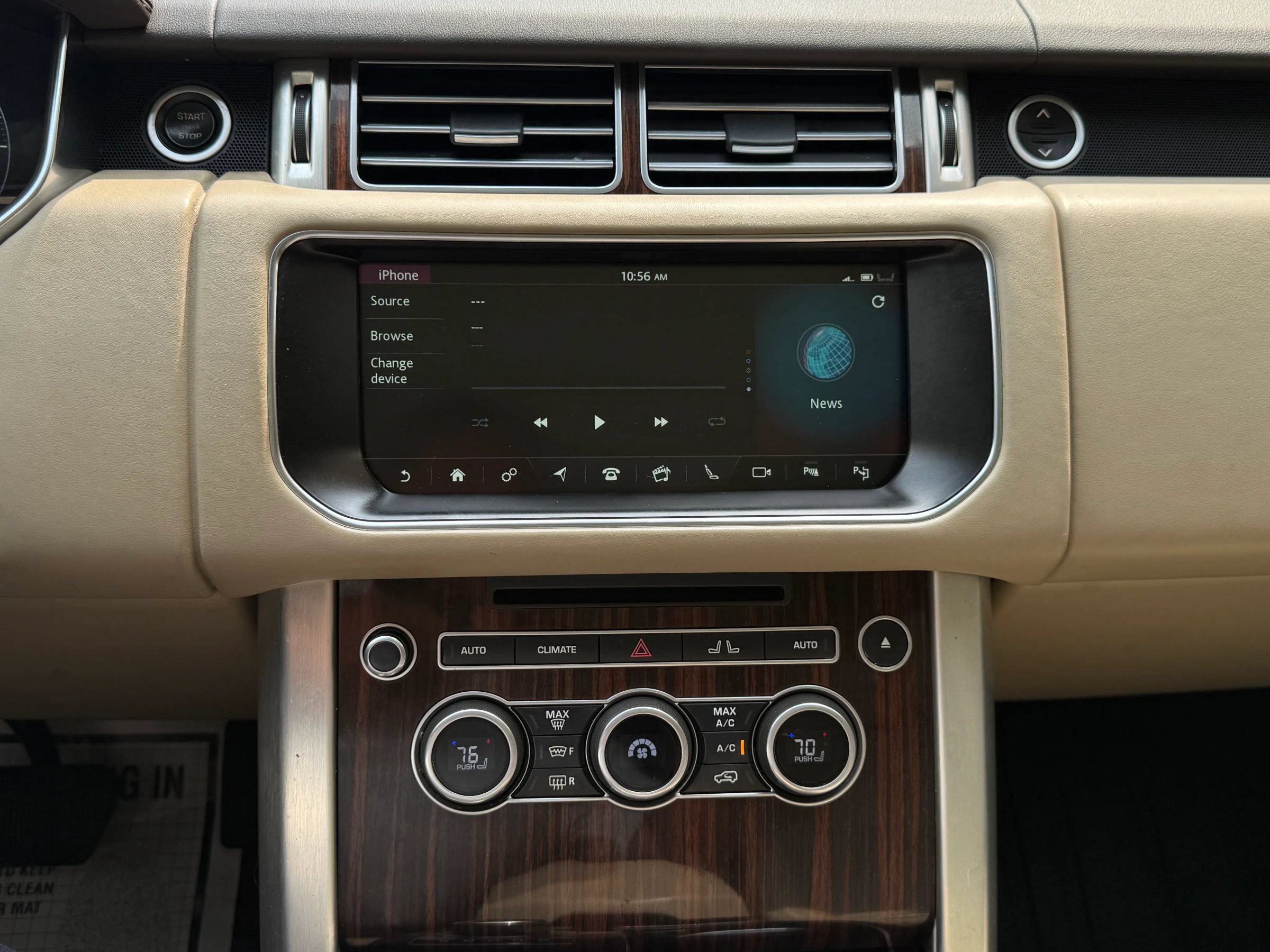 Used 2017 Land Rover Range Rover HSE AWD/4WD image 22