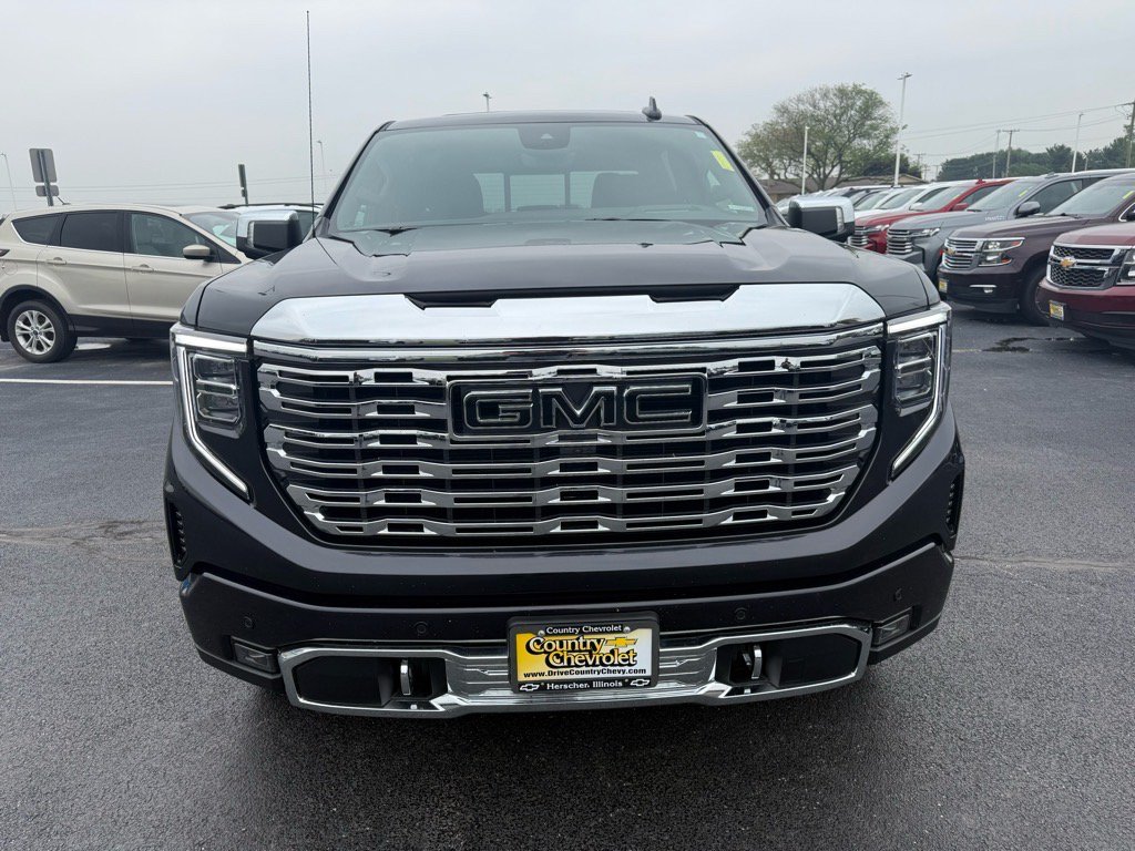 Used 2025 GMC Sierra 1500 Denali w/ Denali Reserve Package AWD/4WD image 8