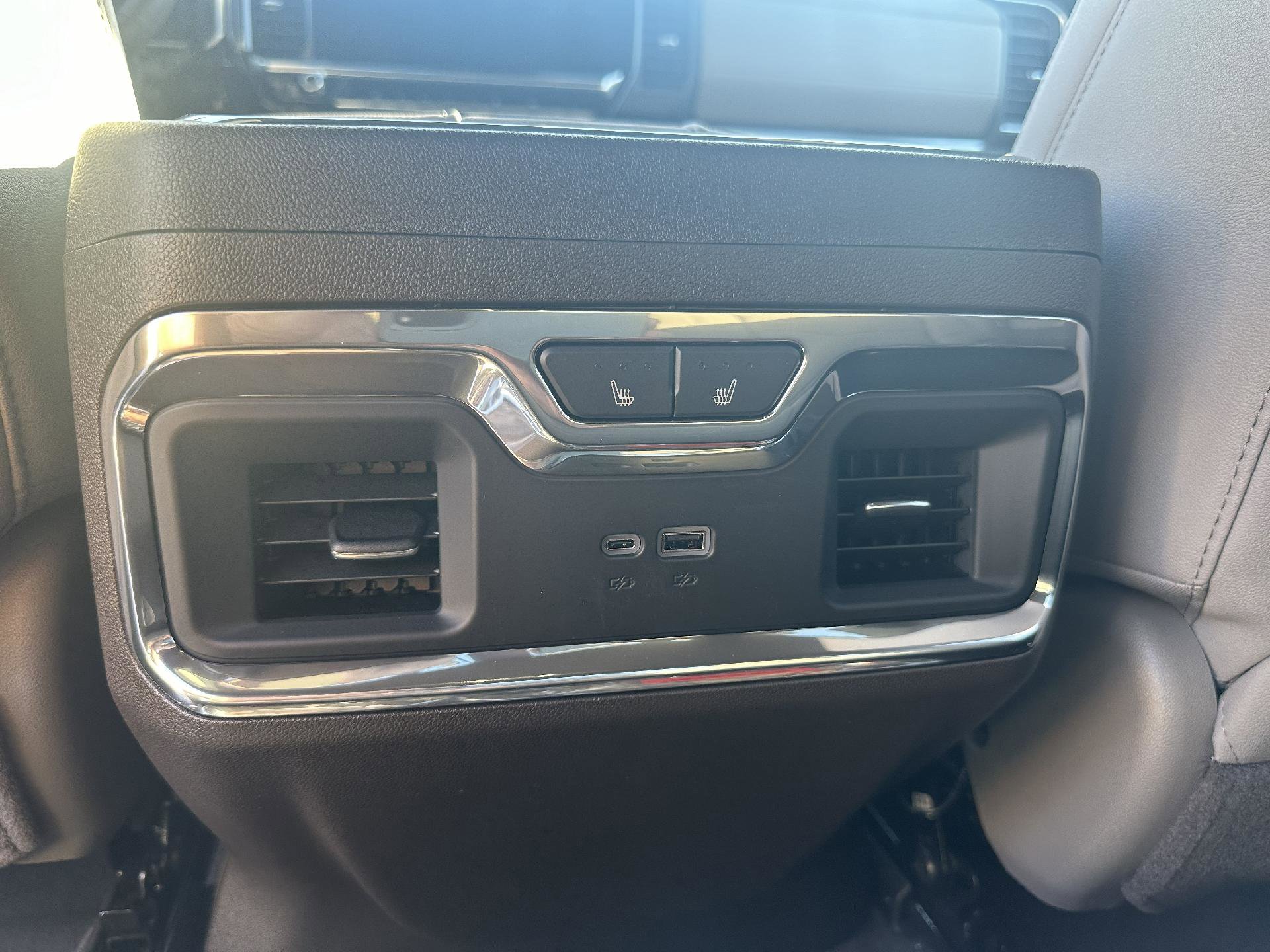 New 2026 GMC Sierra 3500 SLT w/ SLT Convenience Package image 19