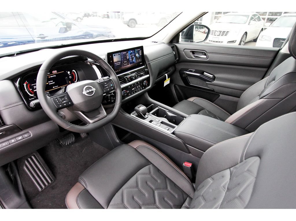 New 2026 Nissan Pathfinder Platinum FWD image 13