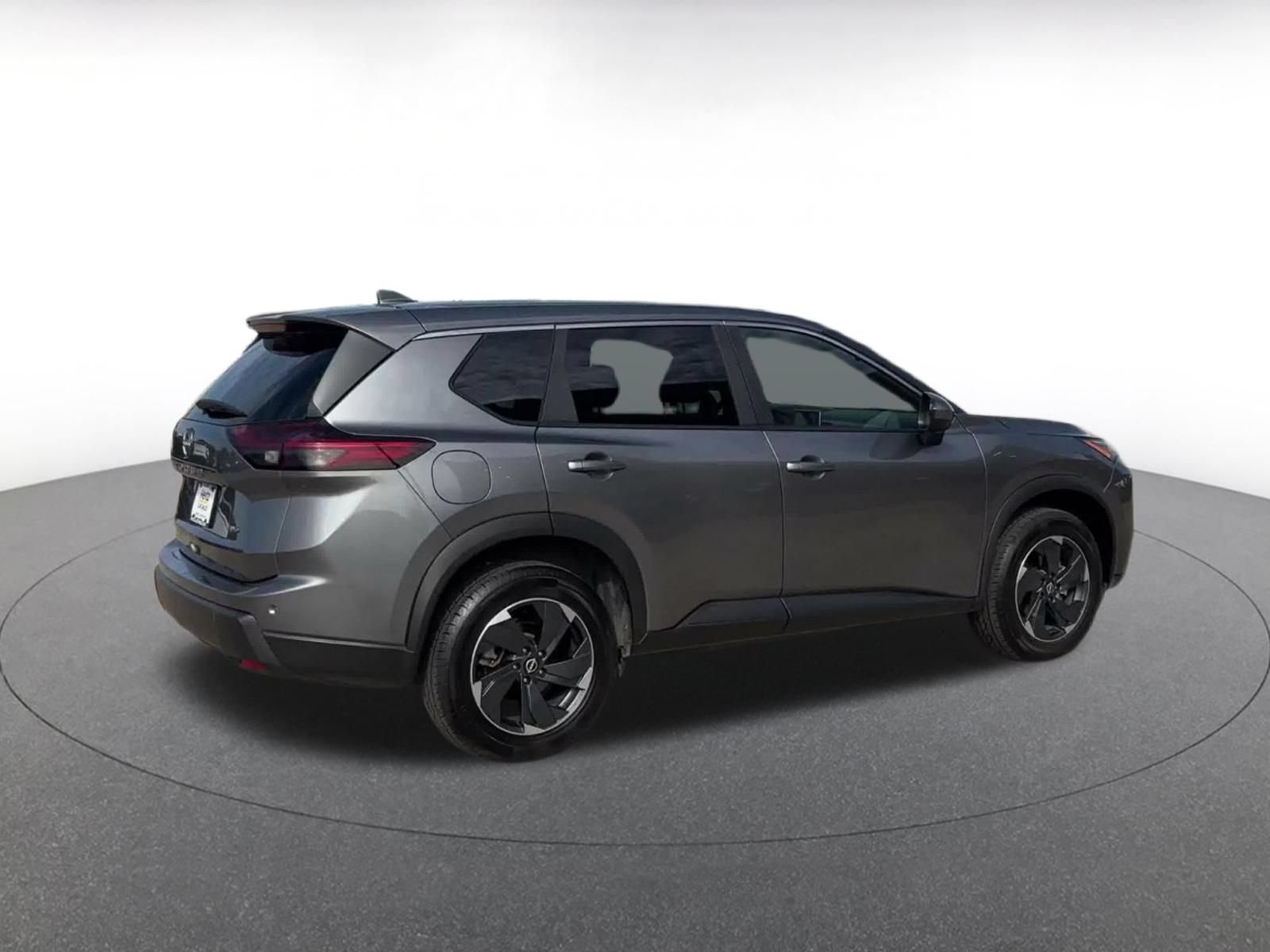 Used 2025 Nissan Rogue SV AWD/4WD image 13