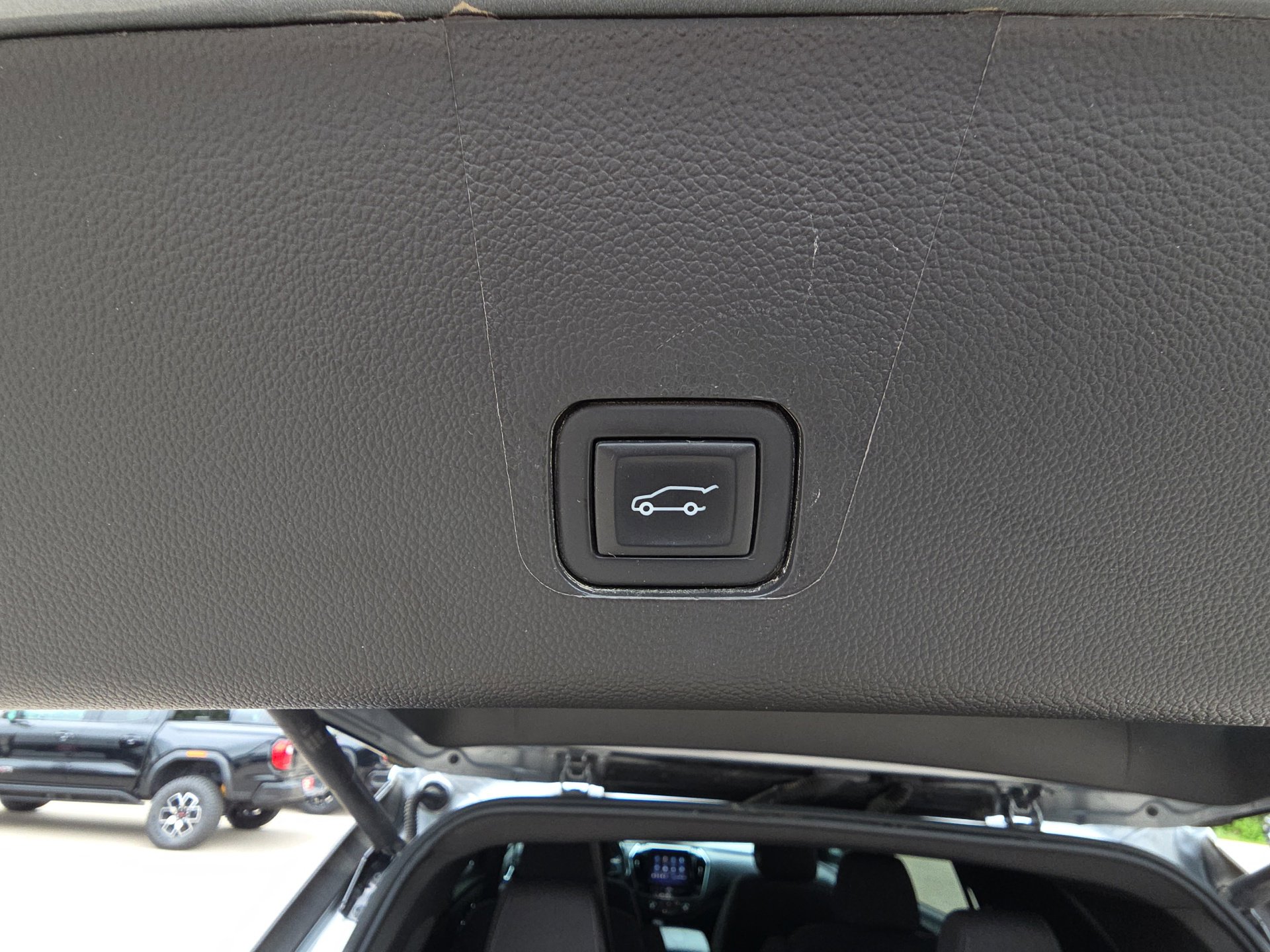 Certified 2024 Chevrolet Traverse LT FWD image 34