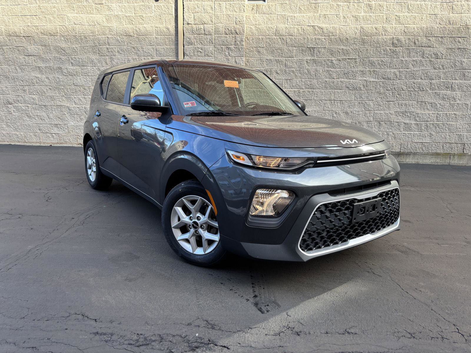 Used 2022 Kia Soul LX w/ Technology Package image 1