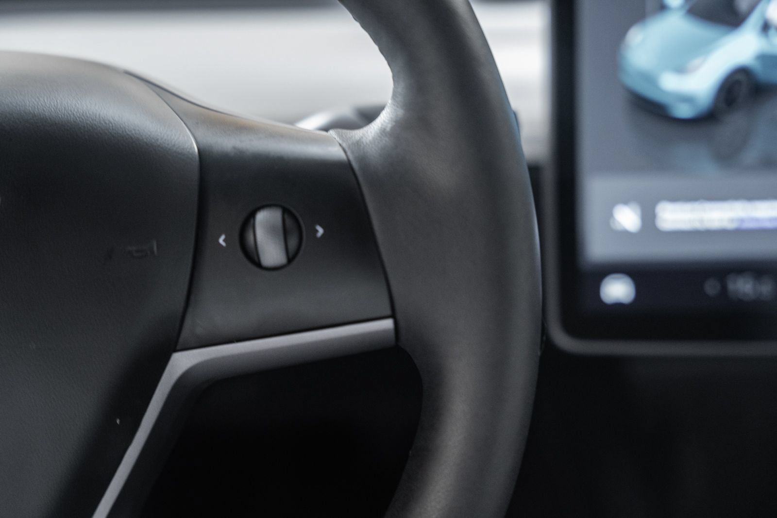Used 2024 Tesla Model Y Performance AWD/4WD image 29