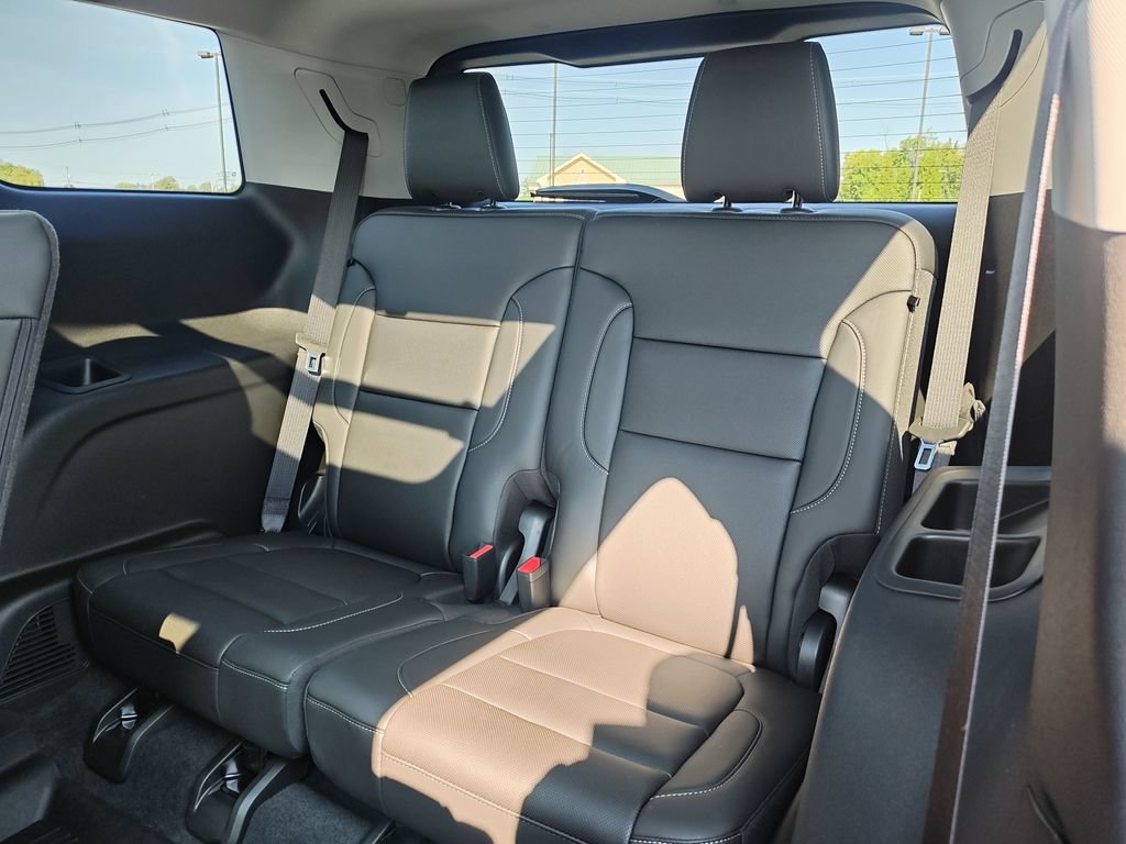 Used 2023 GMC Acadia SLT w/ Elevation Edition AWD/4WD image 25