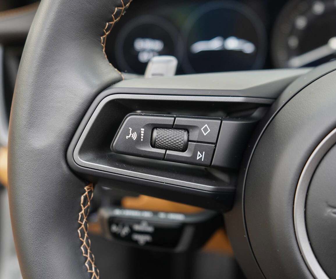 Used 2024 Porsche 911 Targa 4S w/ Premium Package image 70