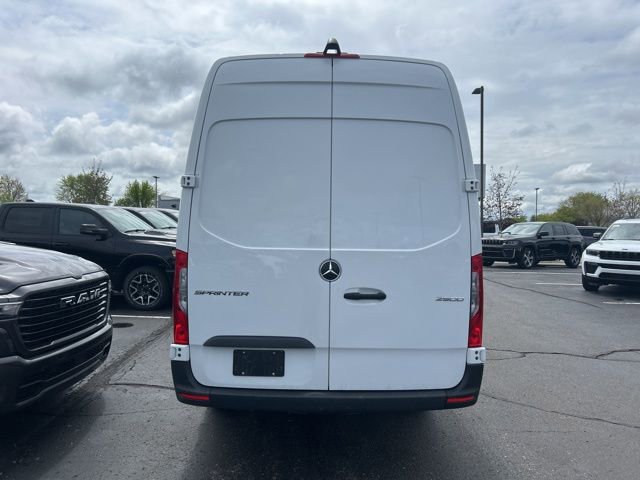Used 2025 Mercedes-Benz Sprinter 2500 image 3