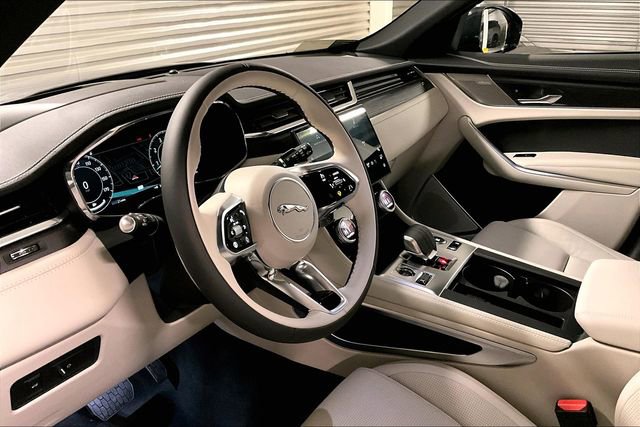 New 2026 Jaguar F-PACE R-Dynamic S image 7