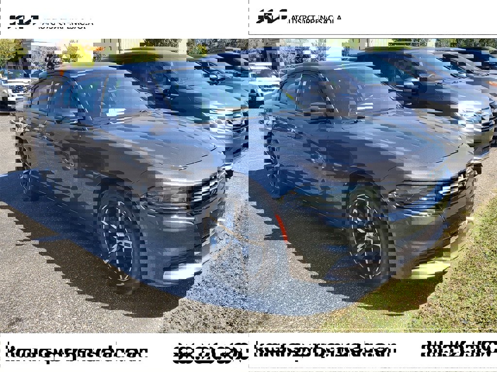 Used 2017 Dodge Charger SE w/ Popular Equipment Group