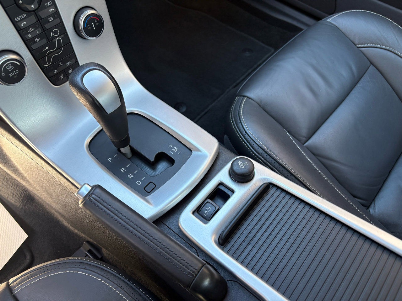 Used 2011 Volvo C70 T5 image 35