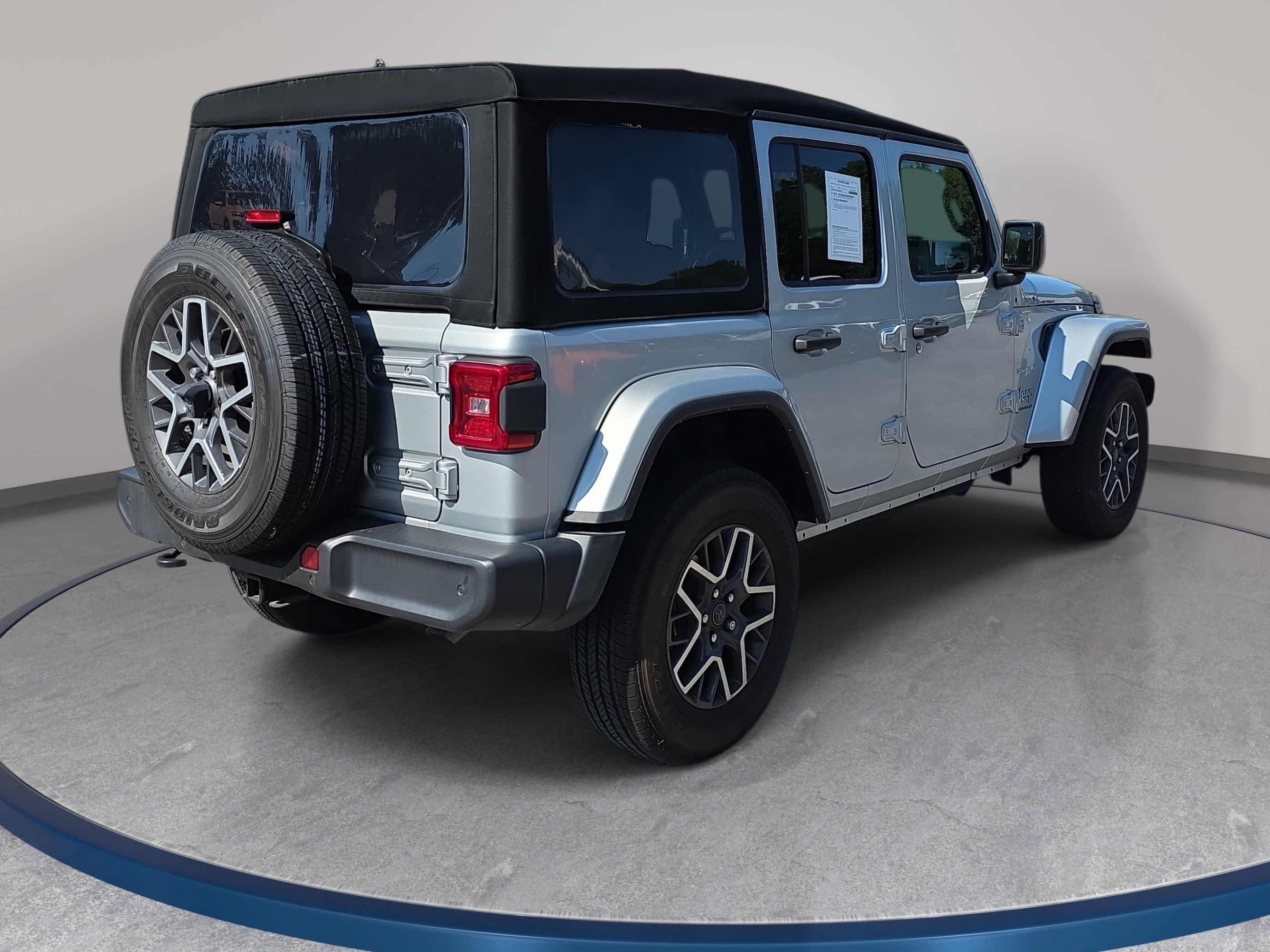 Used 2024 Jeep Wrangler Unlimited Sahara w/ Safety Group AWD/4WD image 5