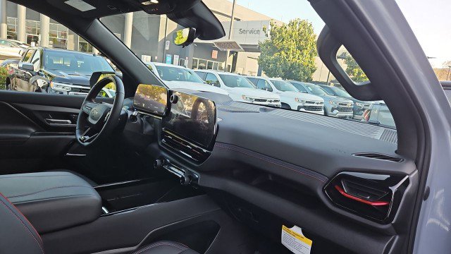 Used 2025 Chevrolet Silverado EV RST image 29