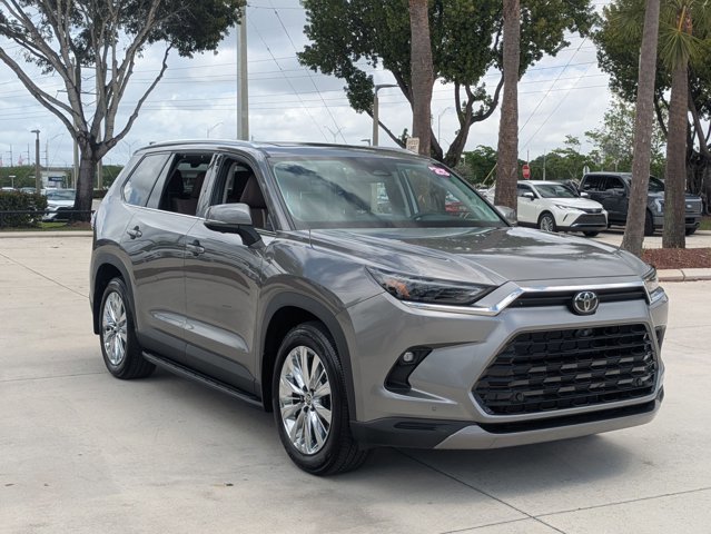 Certified 2025 Toyota Grand Highlander AWD image 3